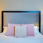 Cozy Studio With Burj Khalifa Views