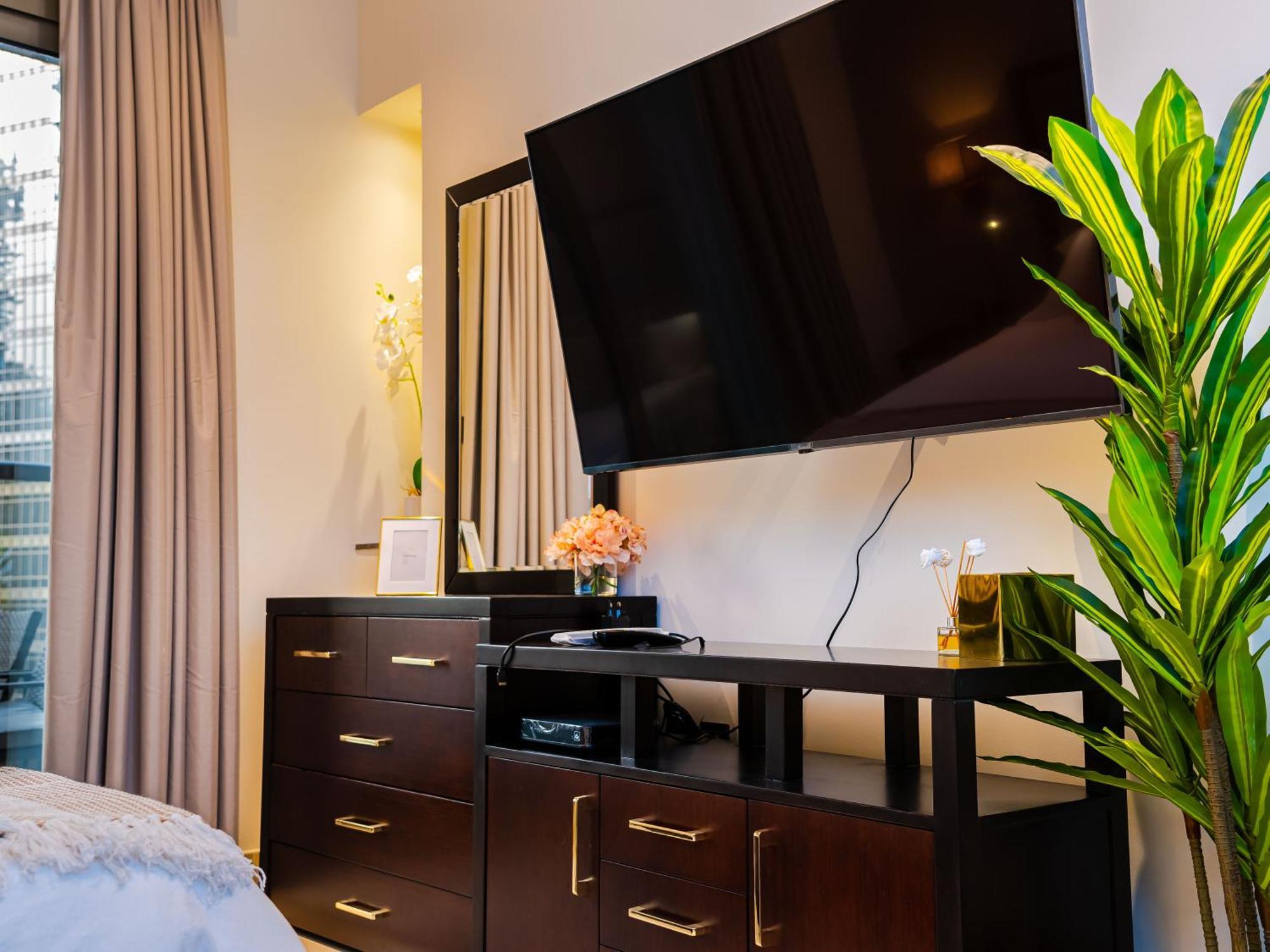 Cozy With Burj Khalifa Views Apartment Dubai