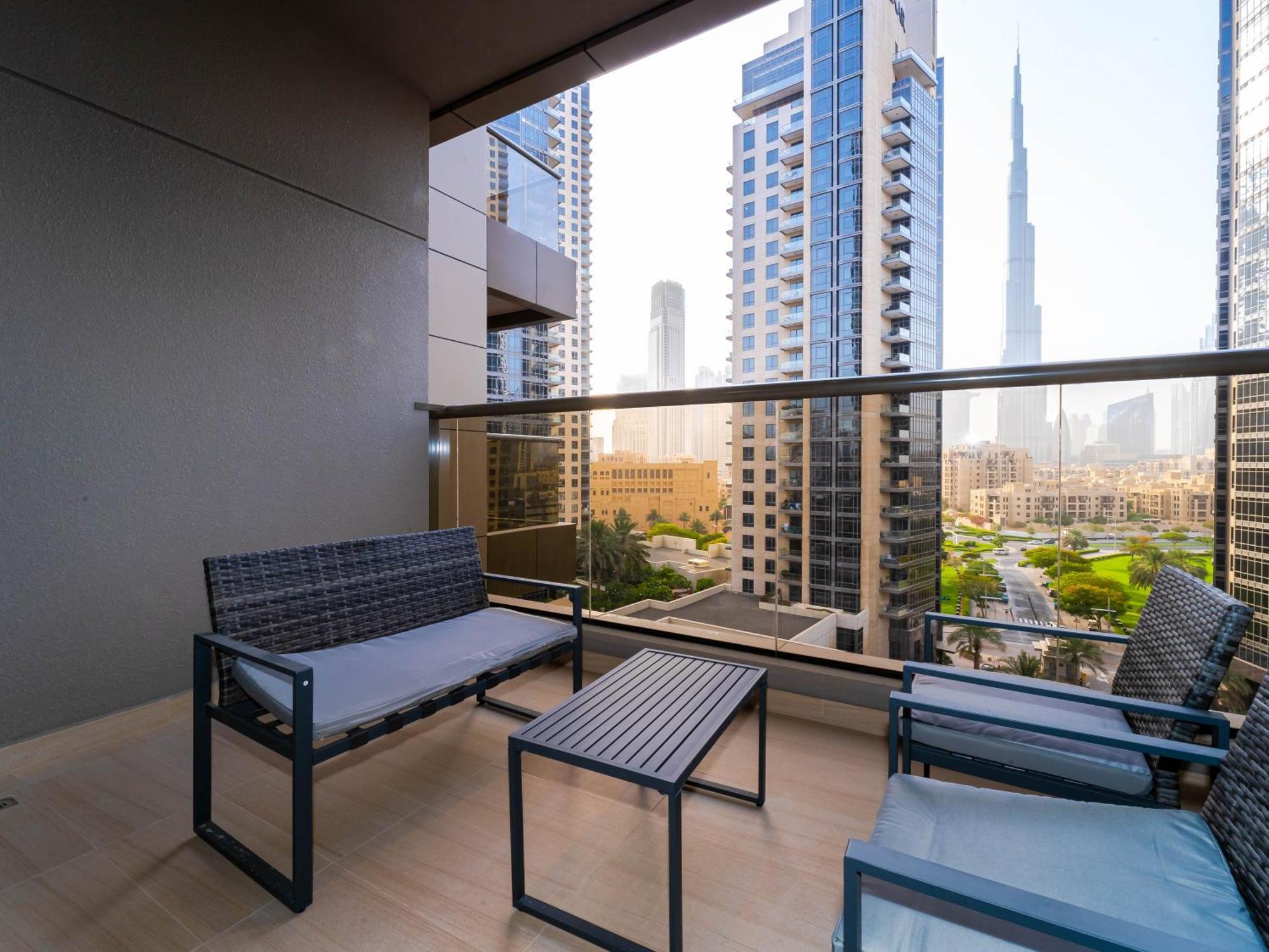 Cozy With Burj Khalifa Views Dubai